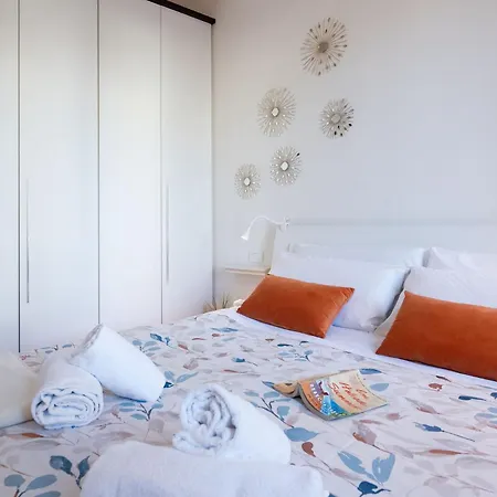 Keys Of Italy - Portenuove 18 - Pn1 - Train Station, One Bedroom Flat 2 To 4 Guests *